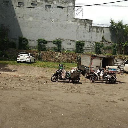 Oyo 92324 Hotel Sinar Rejeki Sukabumi Exteriör bild