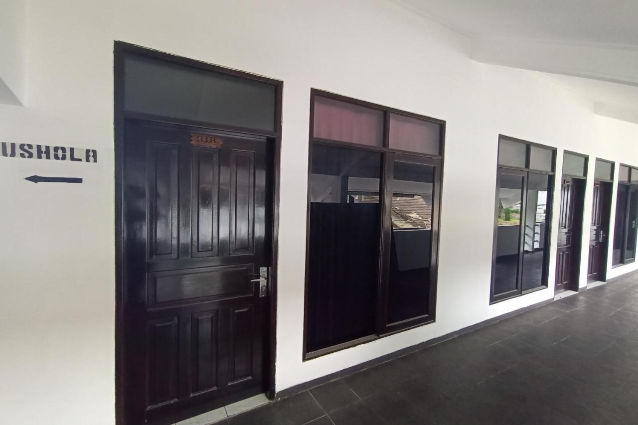 Oyo 92324 Hotel Sinar Rejeki Sukabumi Exteriör bild