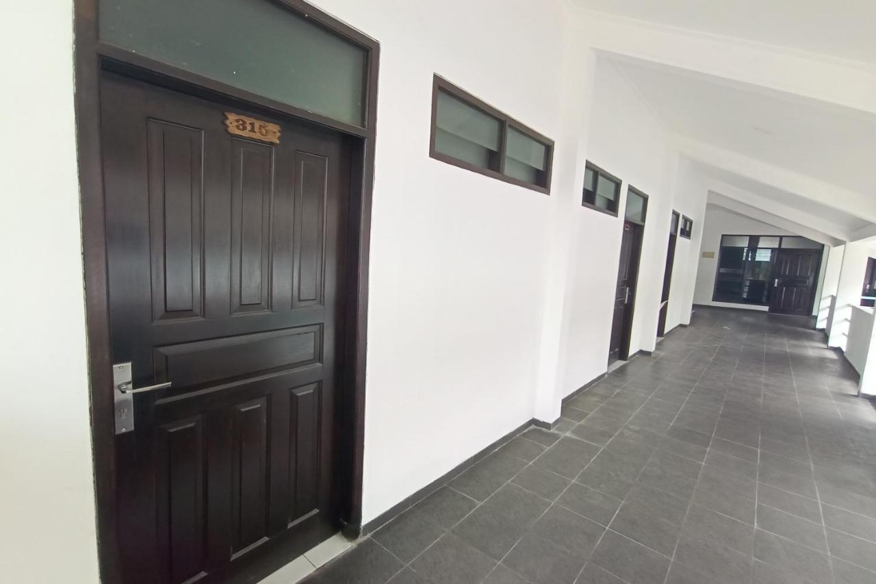 Oyo 92324 Hotel Sinar Rejeki Sukabumi Exteriör bild