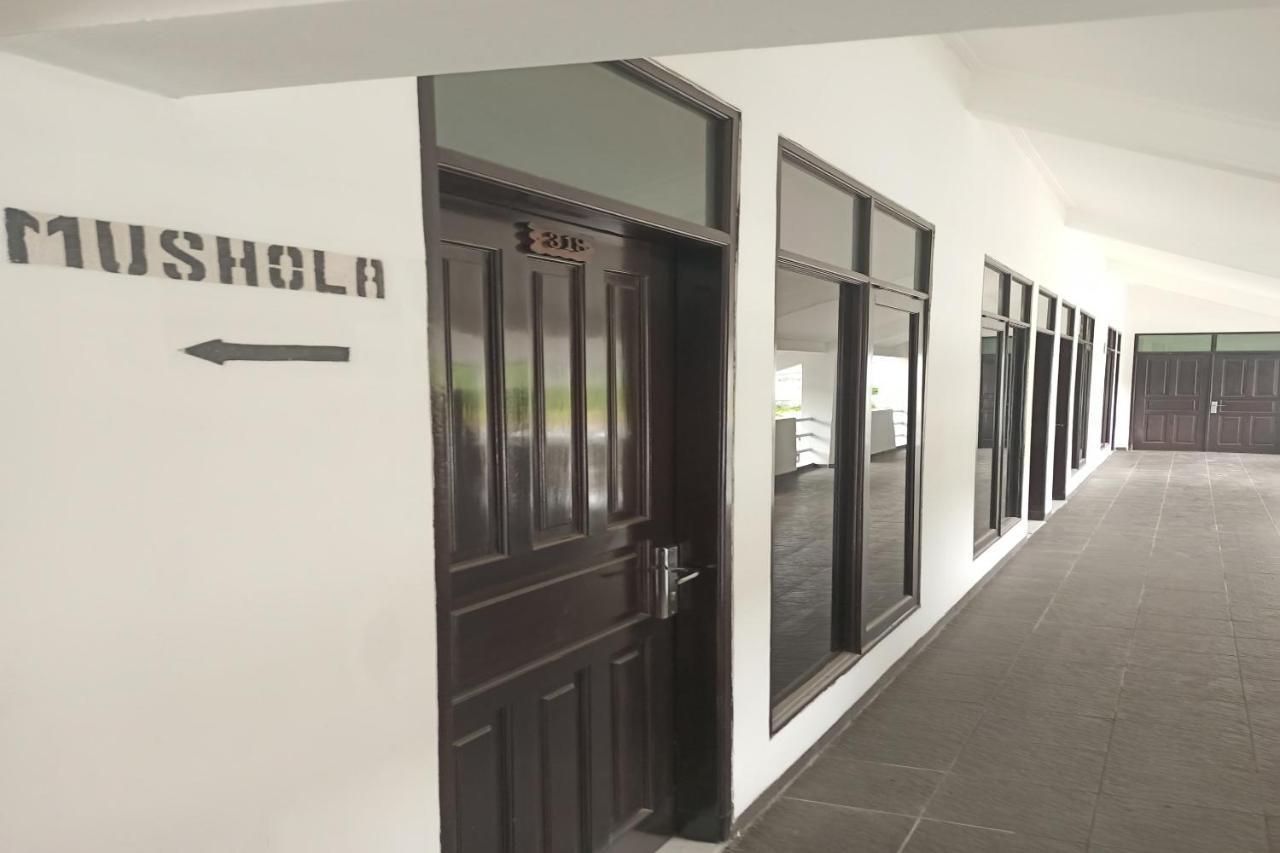 Oyo 92324 Hotel Sinar Rejeki Sukabumi Exteriör bild