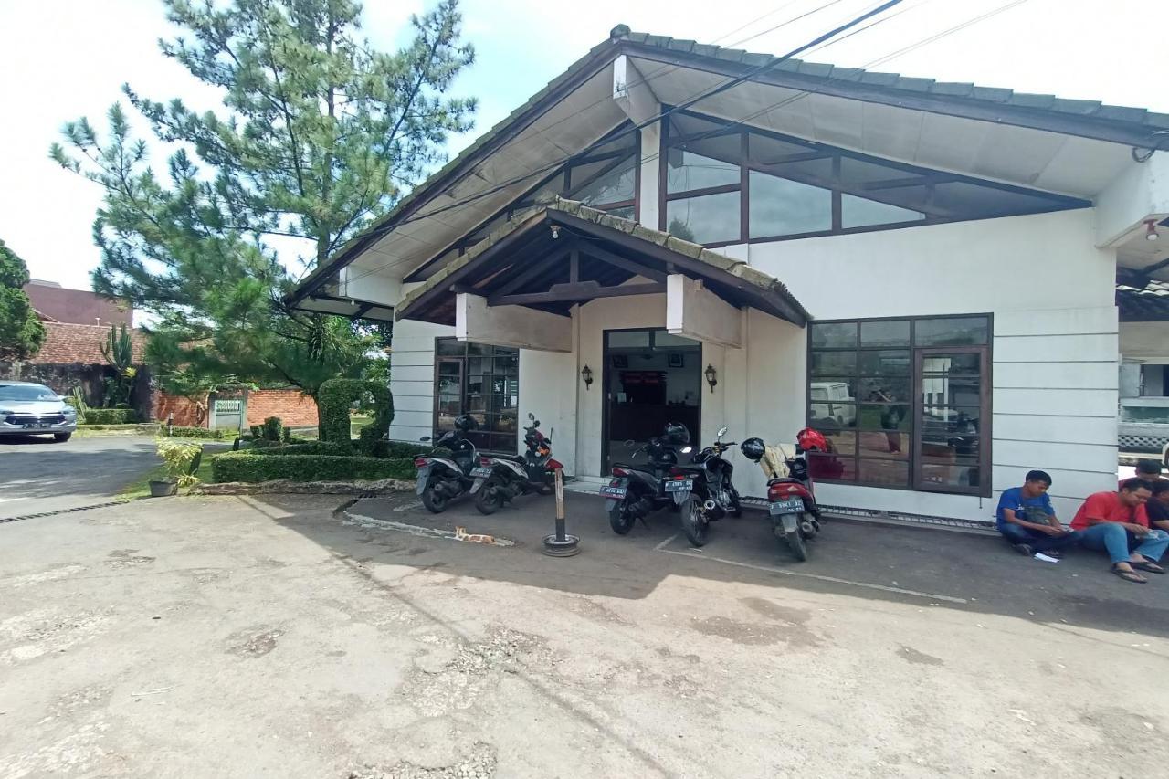 Oyo 92324 Hotel Sinar Rejeki Sukabumi Exteriör bild