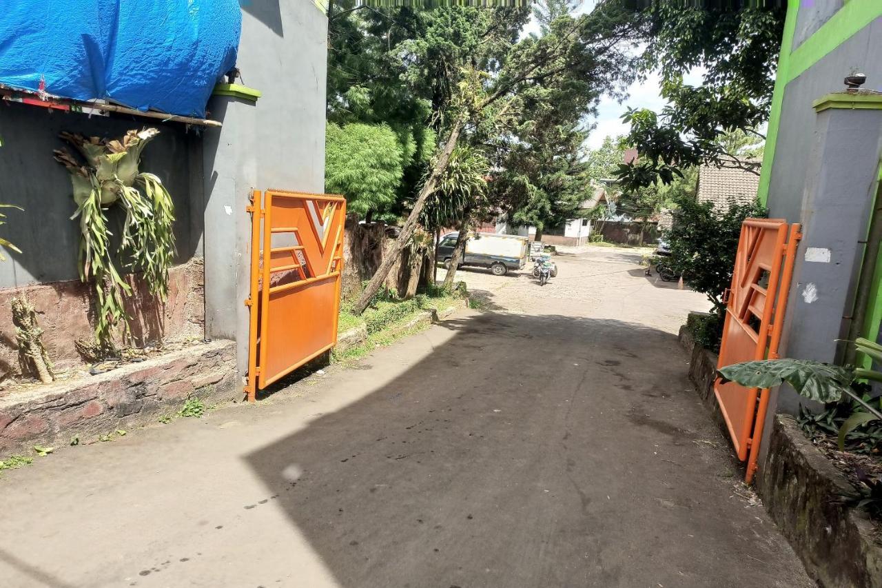 Oyo 92324 Hotel Sinar Rejeki Sukabumi Exteriör bild