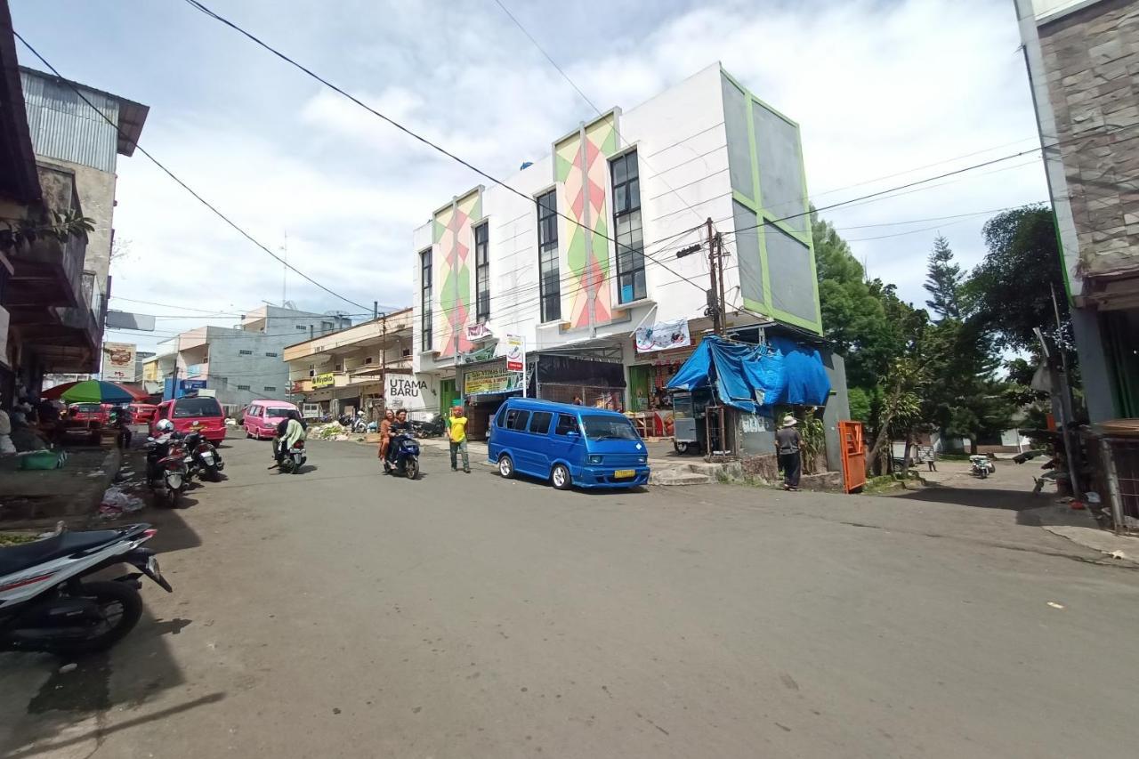 Oyo 92324 Hotel Sinar Rejeki Sukabumi Exteriör bild