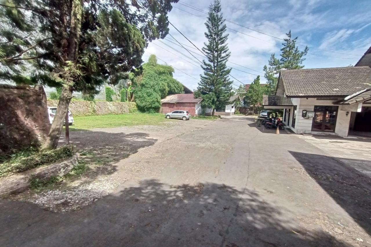 Oyo 92324 Hotel Sinar Rejeki Sukabumi Exteriör bild