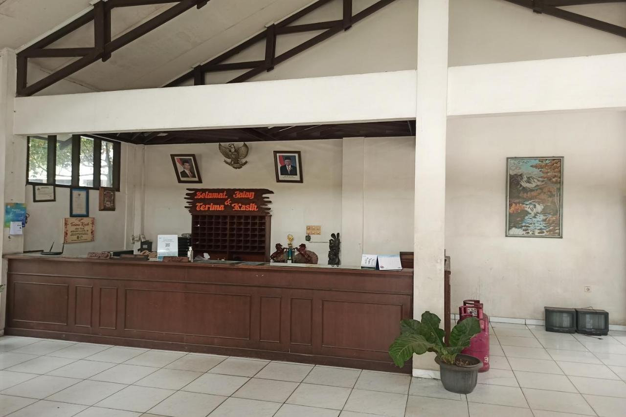 Oyo 92324 Hotel Sinar Rejeki Sukabumi Exteriör bild
