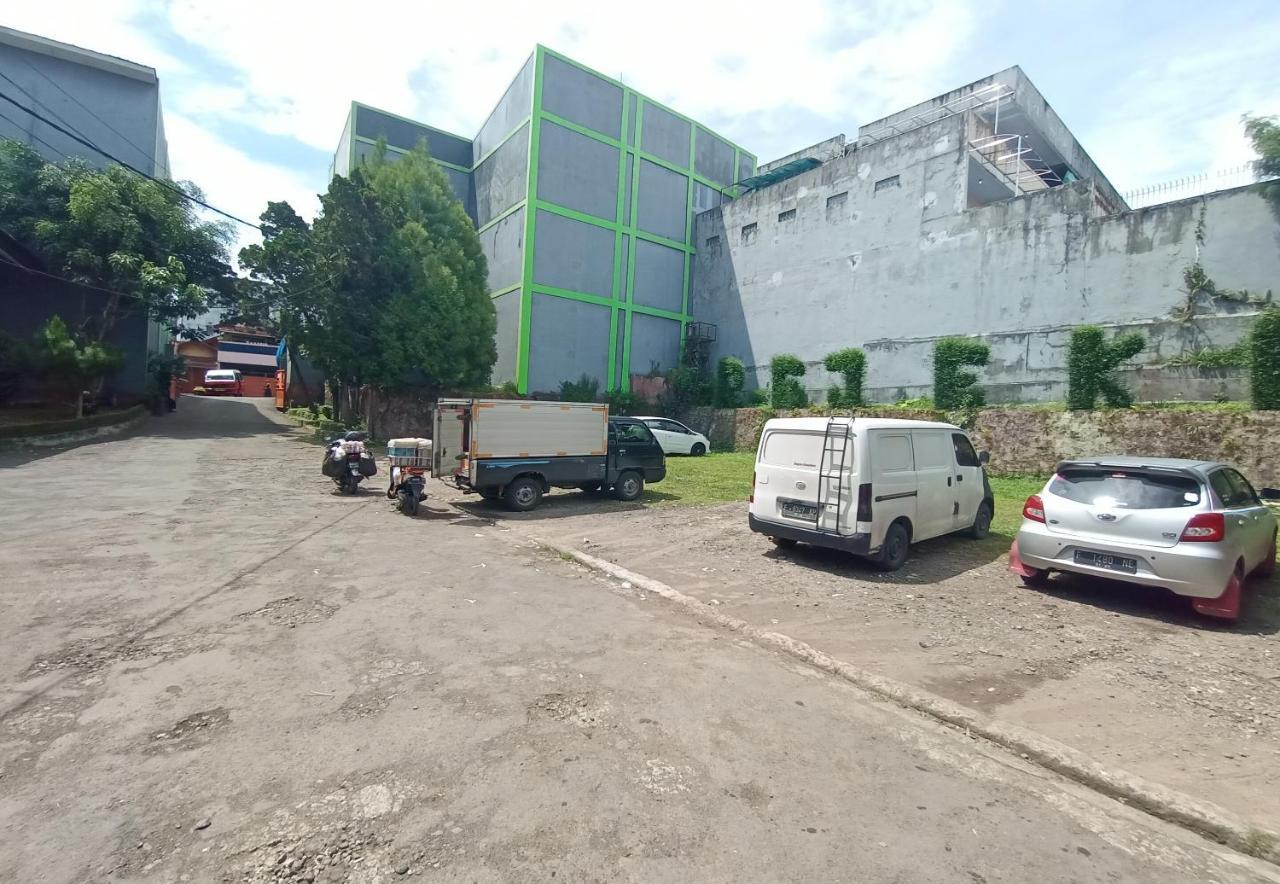 Oyo 92324 Hotel Sinar Rejeki Sukabumi Exteriör bild