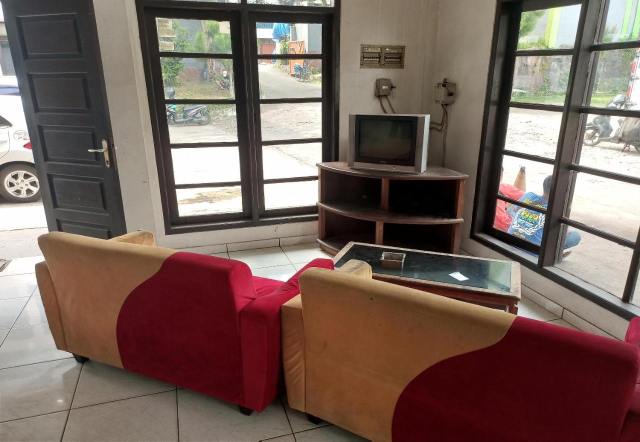 Oyo 92324 Hotel Sinar Rejeki Sukabumi Exteriör bild