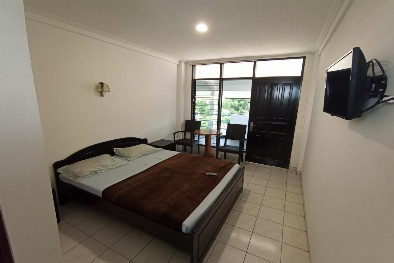 Oyo 92324 Hotel Sinar Rejeki Sukabumi Exteriör bild