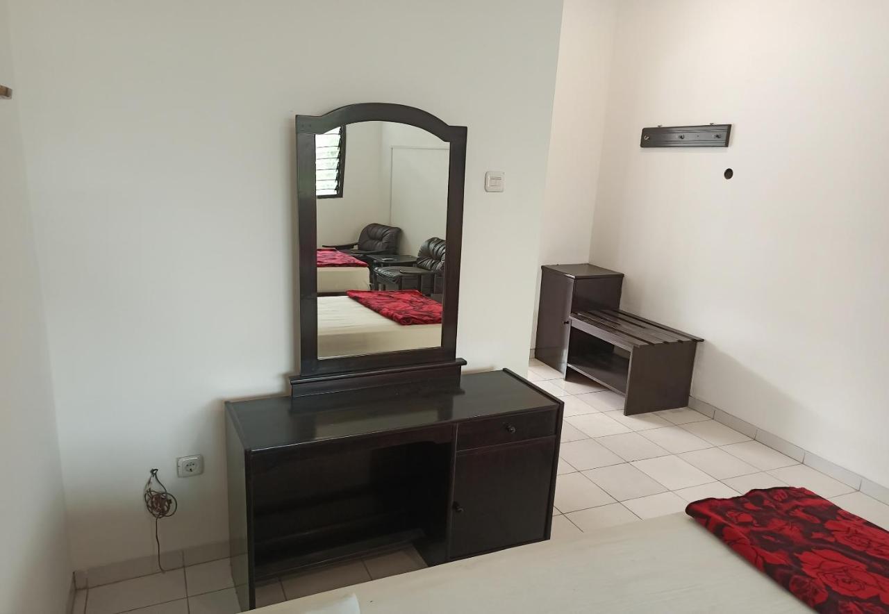 Oyo 92324 Hotel Sinar Rejeki Sukabumi Exteriör bild