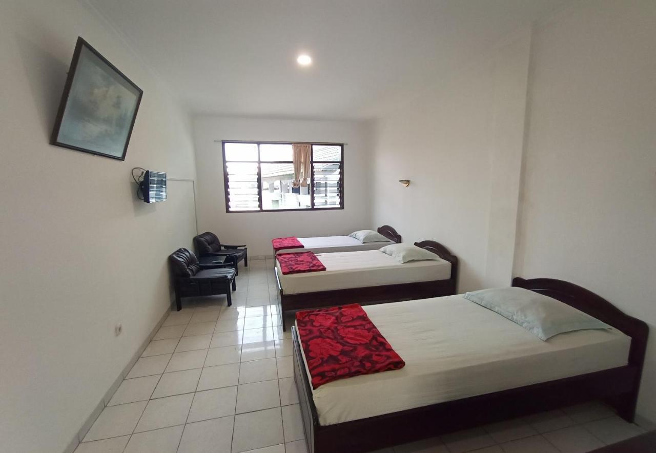 Oyo 92324 Hotel Sinar Rejeki Sukabumi Exteriör bild