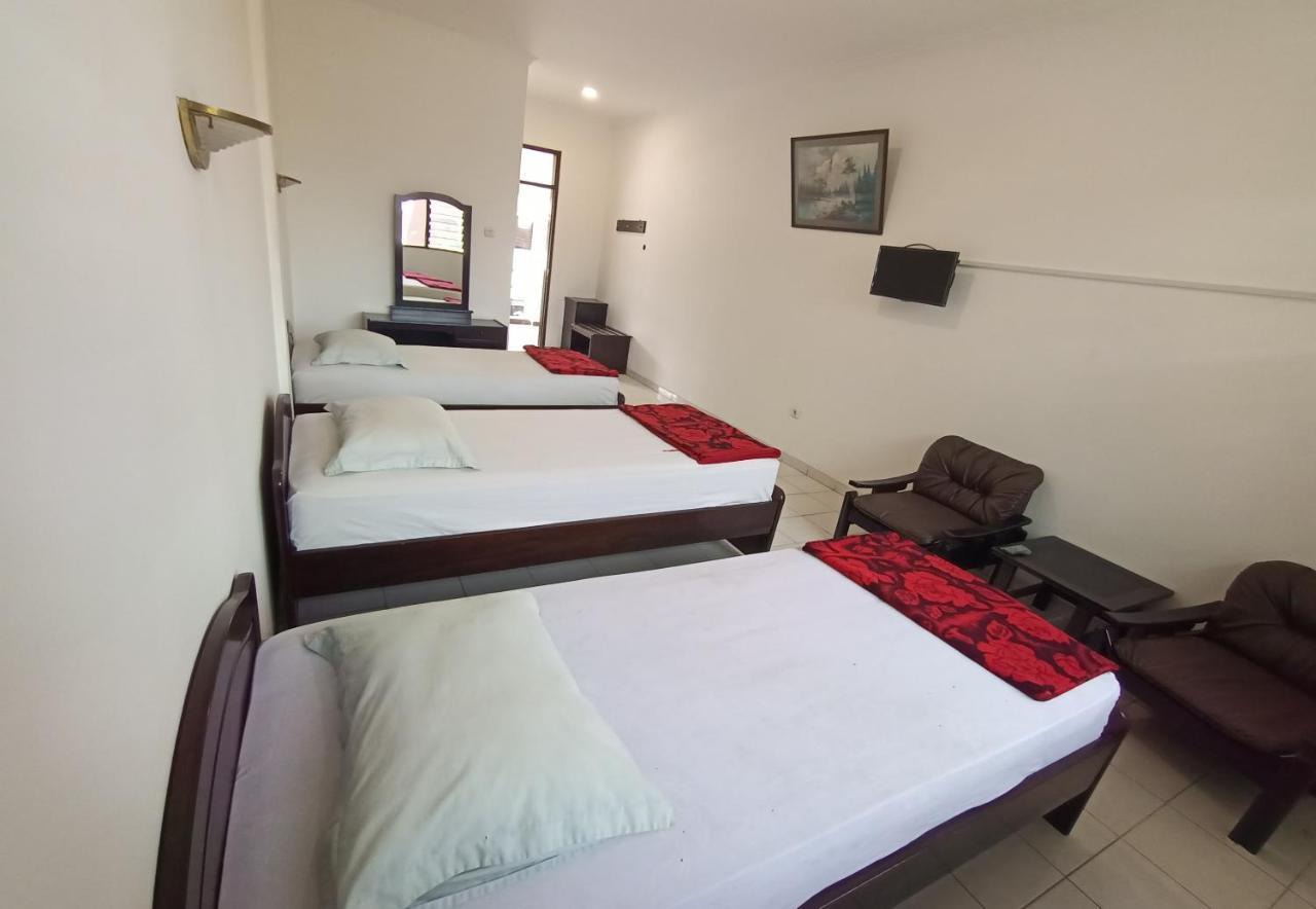 Oyo 92324 Hotel Sinar Rejeki Sukabumi Exteriör bild