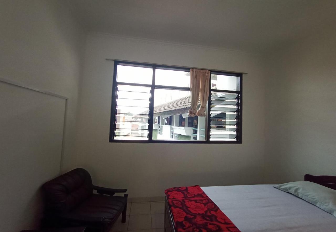 Oyo 92324 Hotel Sinar Rejeki Sukabumi Exteriör bild