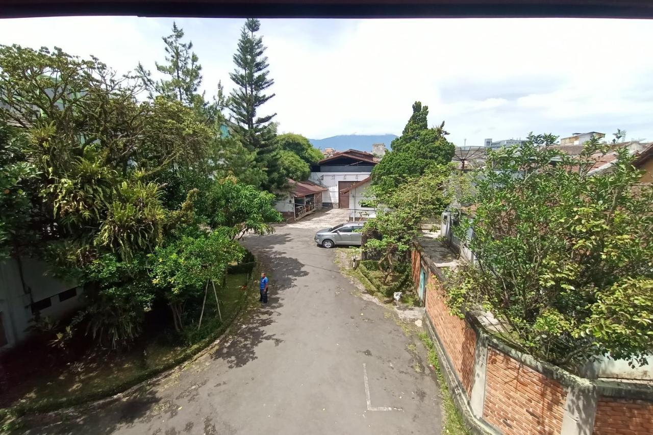 Oyo 92324 Hotel Sinar Rejeki Sukabumi Exteriör bild